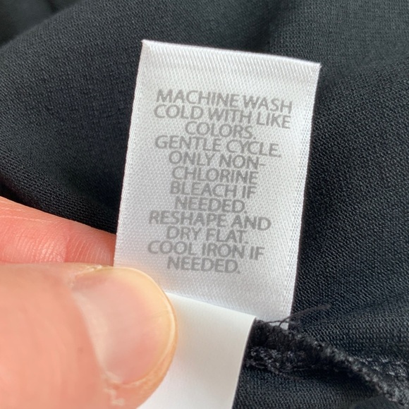 J jill wearever collection black short sleeved v-neck t-shirt size XL - Picture 6 of 7